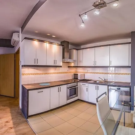 Premium Apartment By Hi5- Cp With Free Parking Budapest Exterior photo