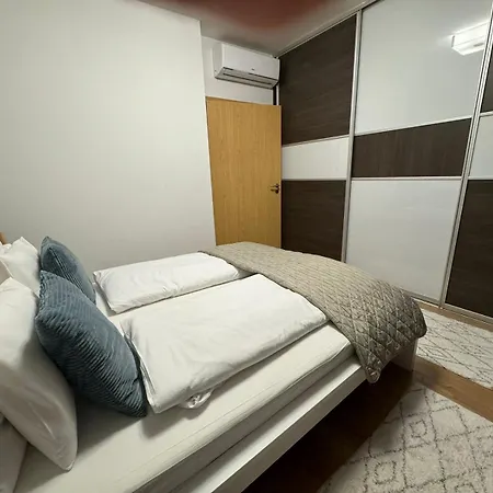 Premium Apartment By Hi5- Cp With Free Parking Budapest Exterior photo
