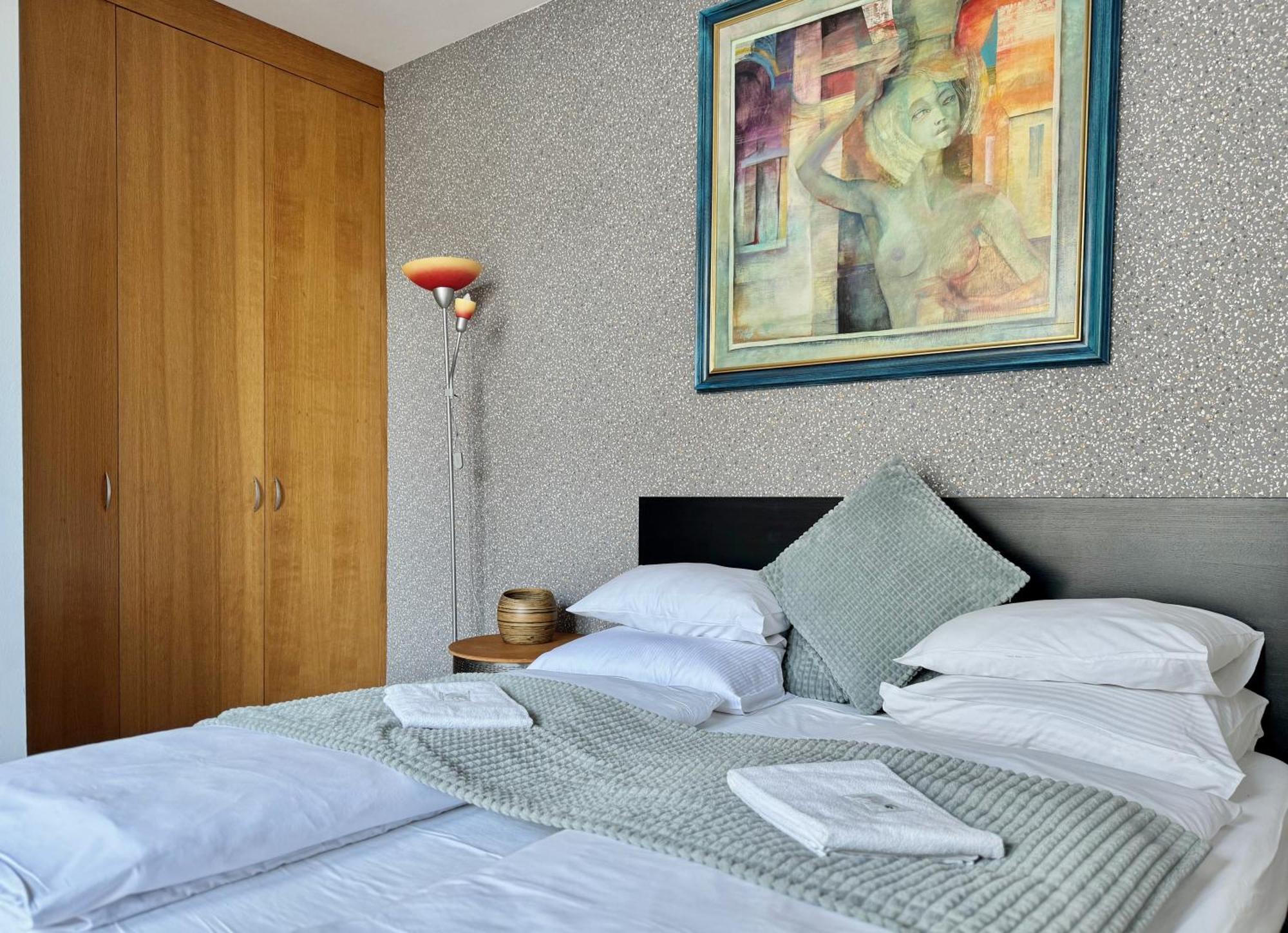 Premium By Hi5- Cp With Free Parking Apartment